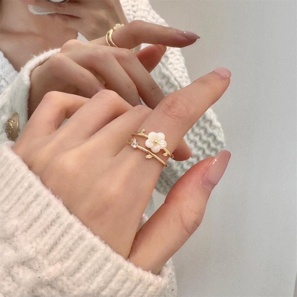 Эмаль, капельная глазурь, бабочка и перламутр, серебряное кольцо - элегантные, не тускнеющие женские украшения