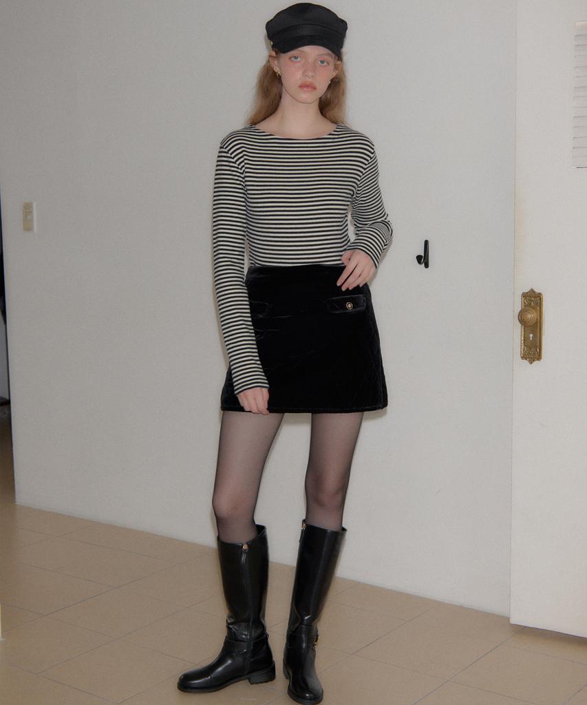Salon De Yon Velvet Quilting Mini Skirt