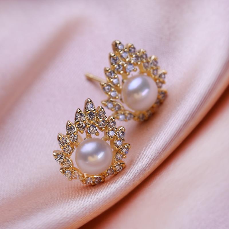 seniko Natural Freshwater Pearl Earrings Fashion Leaf Earrings For Women Girl Gift Stud Earrings