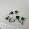 Новые серьги-гвоздики из металла с зеленым агатом в китайском стиле для женщин, нишевый дизайн, простая индивидуальность, модные и элегантные, универсальные серьги