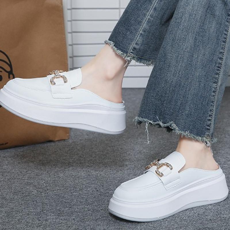 Летние женские полутапочки с закрытым носком 2024 года, новые ретро-мюли на платформе с металлическими пуговицами для женщин, повседневная женская обувь без застежек