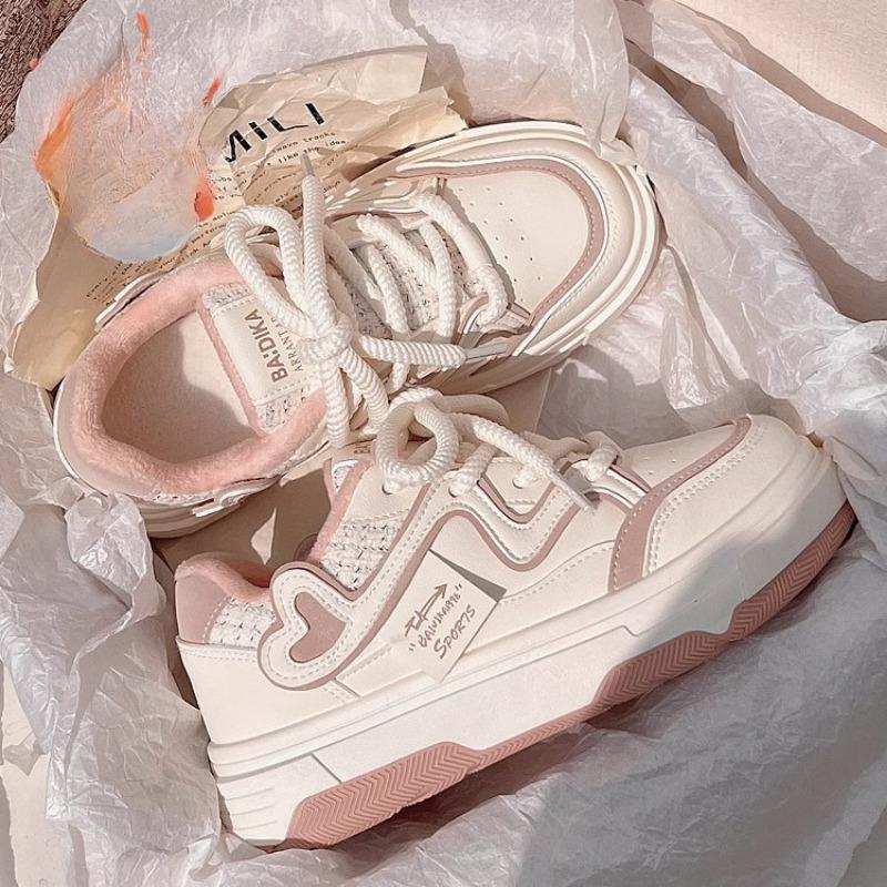 Модные кроссовки для женщин на открытом воздухе повседневные удобные 2024 высококачественные однотонные кроссовки на платформе со шнуровкой на толстой подошве женская обувь