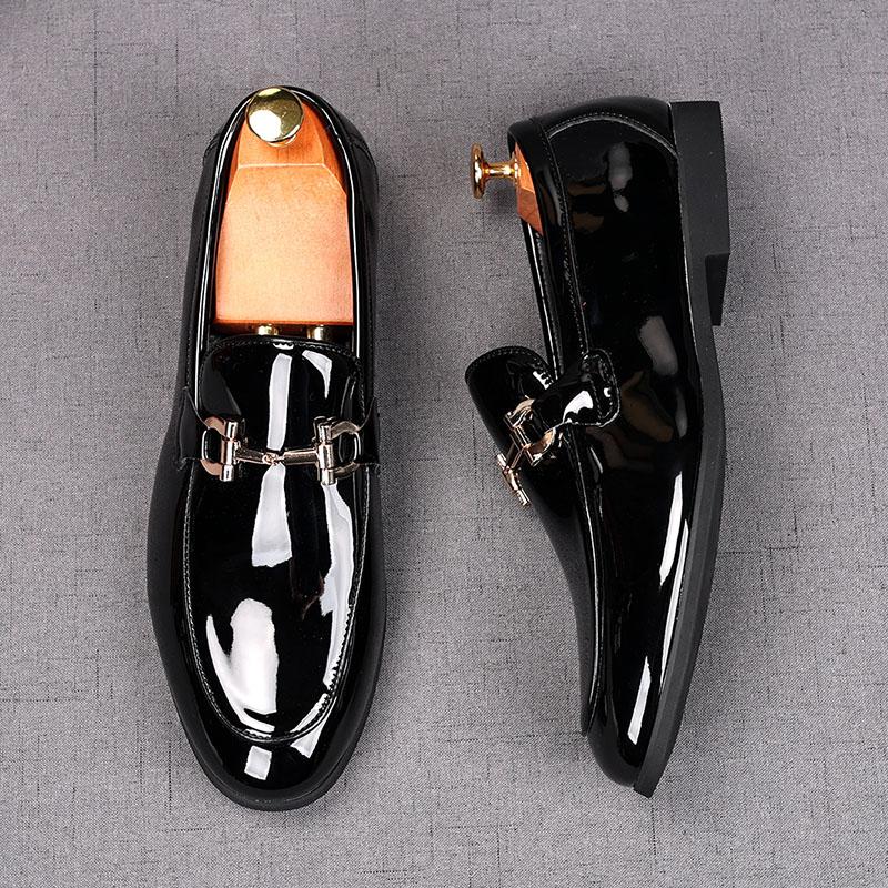 Fashion Luxury Designer Men Charm Metal Button Casual Shoes Male Slip On Loafers Flats Homecoming Wedding Dress Prom Zapatillas Hombre