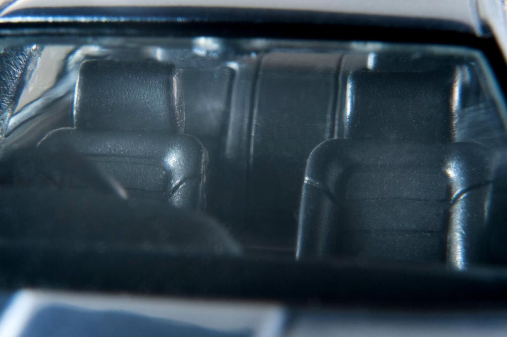 Tomica Limited Vintage Neo LV-N319a Nissan Cefiro Cruising Пурпурно-серебристый 90 год Готовое изделие