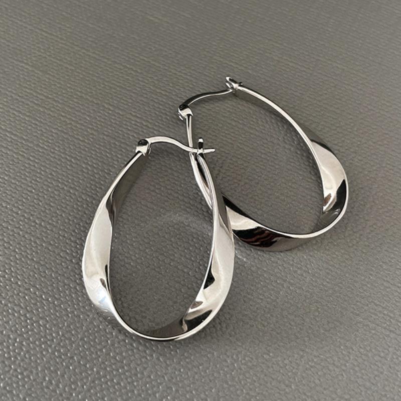 Silver Geometric Twisted Hoop Earrings for Women Mobius Strip Compact Earring Femininity Ear Euckle Jewelry Accessorie