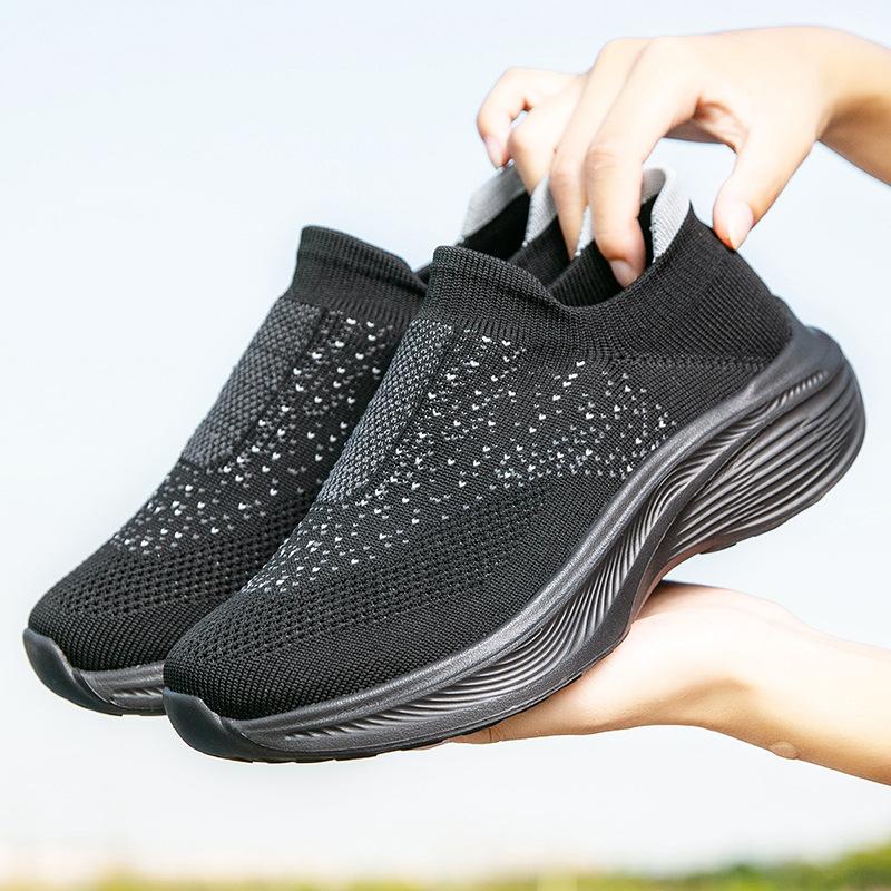 Spring and Autumn New Casual Sleeve Women's Shoes Breathable Flying Weaving Sneakers Women's Lightweight Thick-soled Versatile Couple Running Shoes