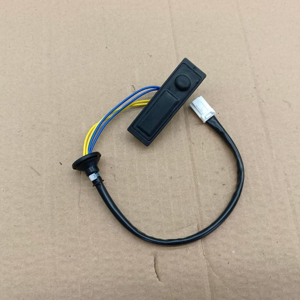 The 25380-5RA0A trunk switch button is compatible with Nissan Kicks P15 tailgate opening.