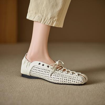 Мода 2025 Новые летние женские балетки для женщин Модные перфорированные туфли с круглым носком Дышащие балетки Плоские с плетением Повседневные лоферы