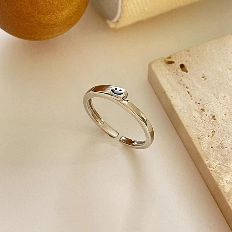 Кольцо-смайлик Женское Простое Нишевое Внутреннее Регулируемое Кольцо Осень и Зима