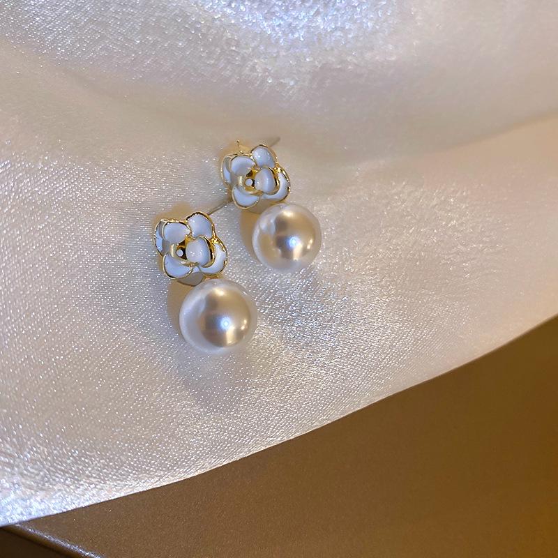 Elegant Zircon Pearl French Retro Luxury Earrings 2025
