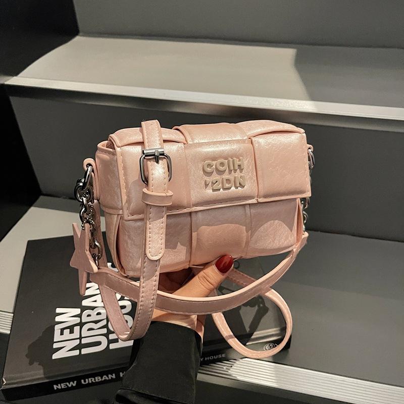 Женская сумка 2025 новая модная высококлассная модная универсальная на плечо сумка-мессенджер осень и зима плетеная портативная маленькая квадратная сумка