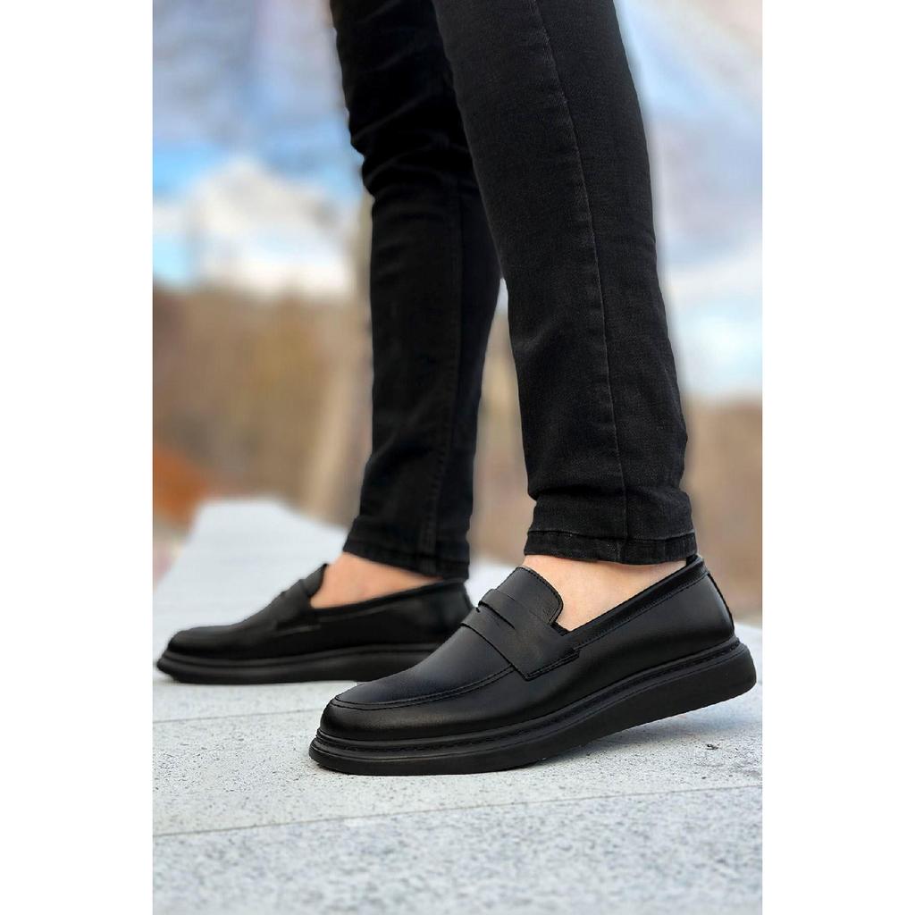 Черные мужские классические туфли на шнуровке с рисунком