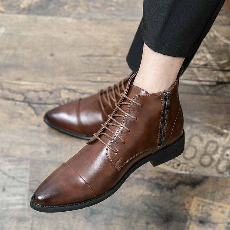 2024 Модные мужские повседневные туфли с острым носком Новое поступление Боковая молния для мужчин Ботинки для мотокросса Кожаные мужские роскошные ботильоны