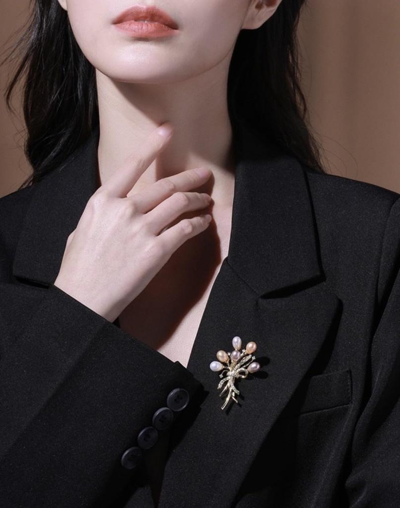 Брошь-цветок из пресноводного жемчуга с цирконами, корсаж из пресноводного жемчуга, прекрасное украшение на грудь для выпускного, подарки для нее, подарочная коробка прилагается