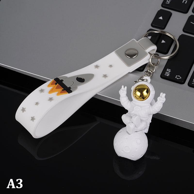 Astronaut Decor Action Figures And Moon Keychain Resin Astronaut Statue Room Office Desktop Decoration Presents Key Chain