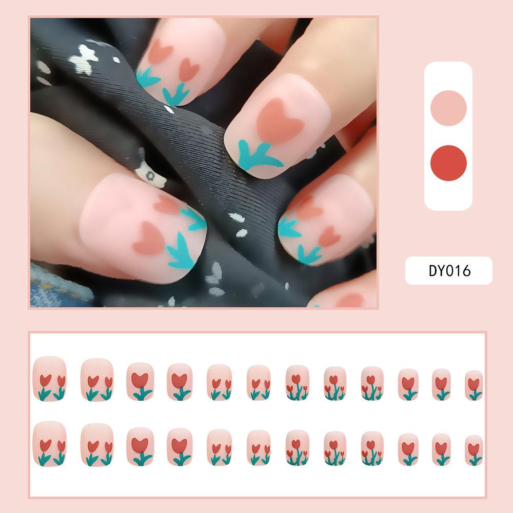 Многоразовый набор для дизайна ногтей Blush: 24 съемные наклейки для ногтей