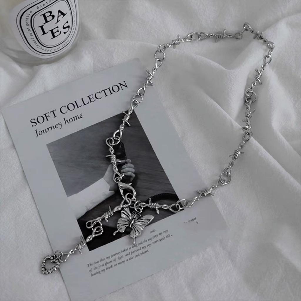 Super Cool Personality Thorn Butterfly Love Pendant Necklace Female Summer Niche Design Sense Advanced Temperament Collarbone Chain Tide