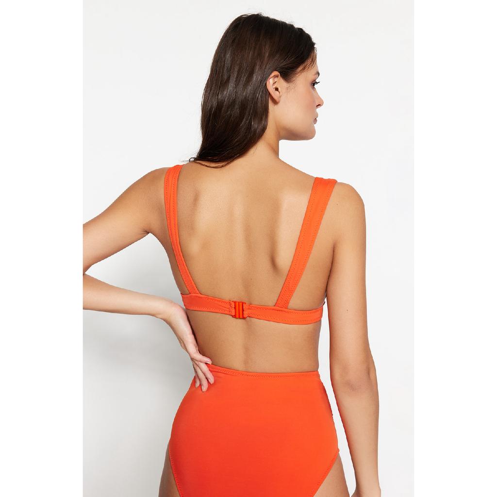 Черный бикини-топ с треугольными вырезами и окнами Tbess20bu0202