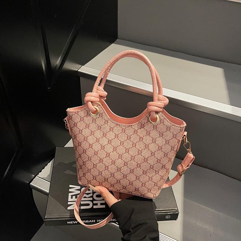 European and American Shoulder Bag Oblique Span Bag 2025 New Trend Versatile Bucket Bag French Retro Underarm Women's Bag