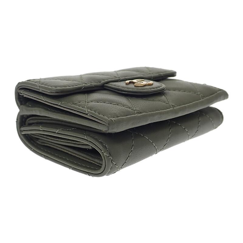 Chanel AP0230-Y04059-NZG82 Кошелек три сложения хаки ягненок Женский