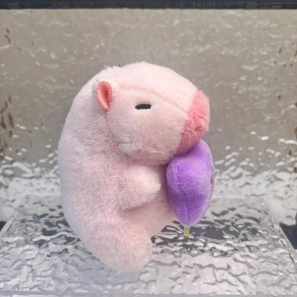 Забавный плюшевый брелок-капибара, красочный дизайн животного, идеально подходит для украшения детской комнаты или сумки