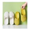 Весенние и летние дырчатые туфли женские корейские версии студенческой домашней одежды для улицы нескользящие удобные полые дышащие тапочки партия