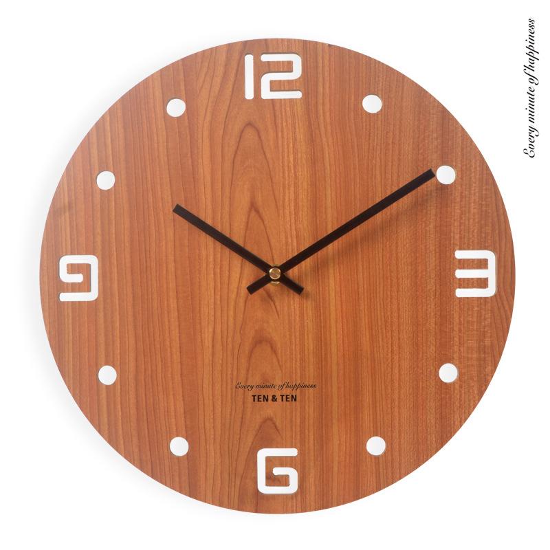 Pastoral Solid Wood Clock Creative Wall Clock Living Room Simple Modern Clock Home Round Personality Bedroom Mute