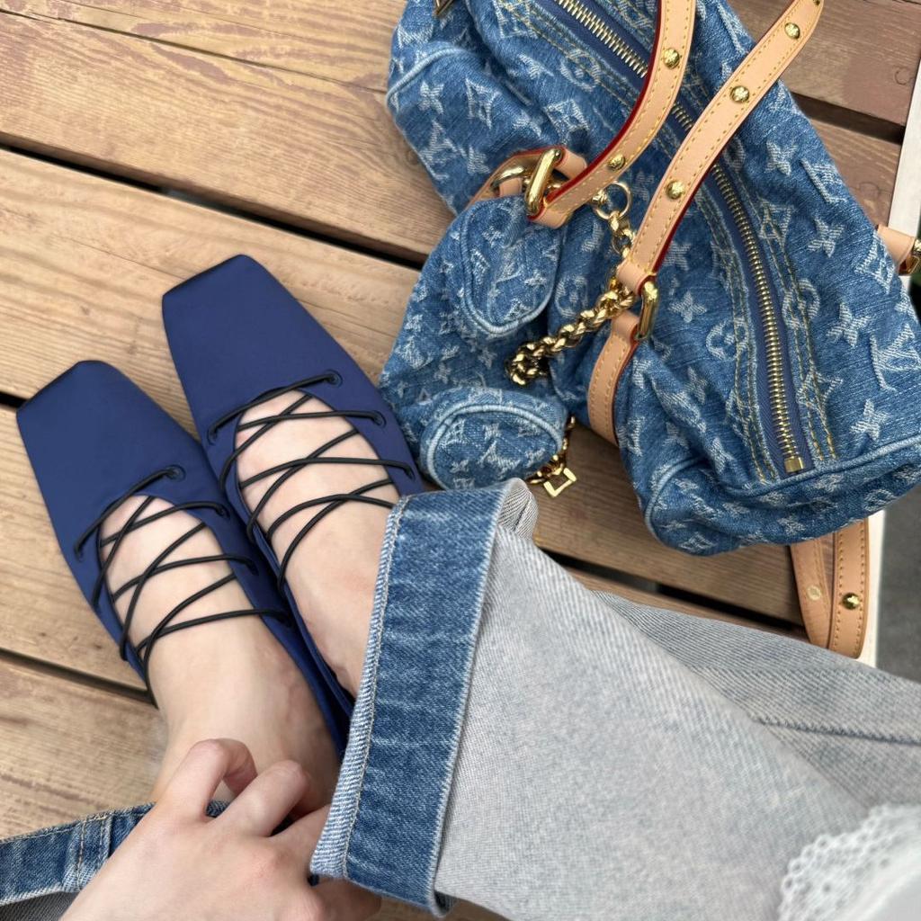 Корейская новая версия синие атласные кожаные туфли-лодочки с квадратным носком в стиле ретро, нишевые, с легким вырезом, одинарные туфли Мэри Джейн, балетки женские