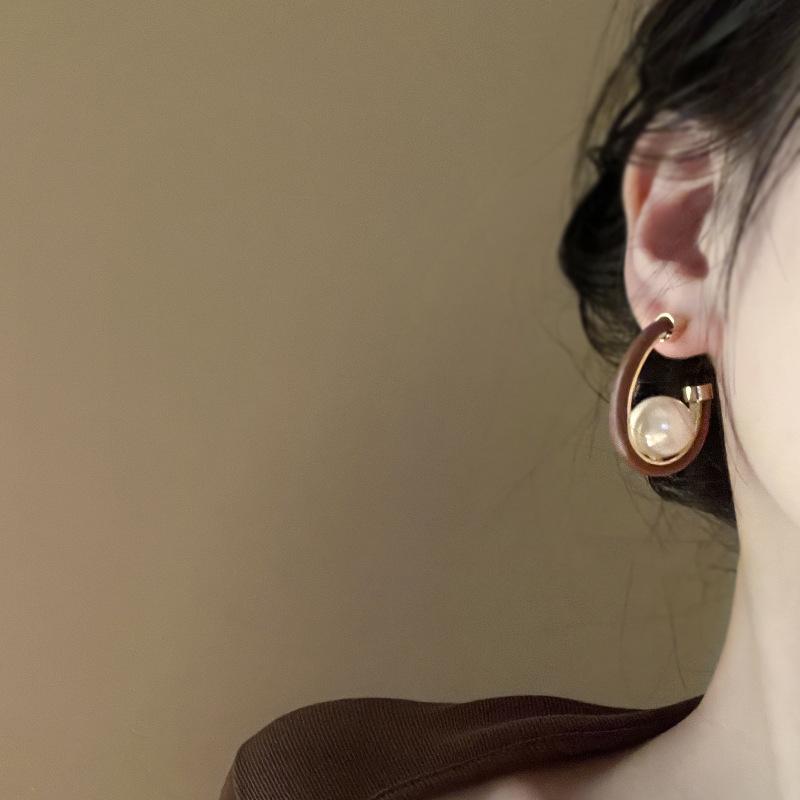 Maillard Style Coffee Colored Geometric Flower Heart Earrings Fashionable Temperament Earrings Retro High-end Earrings