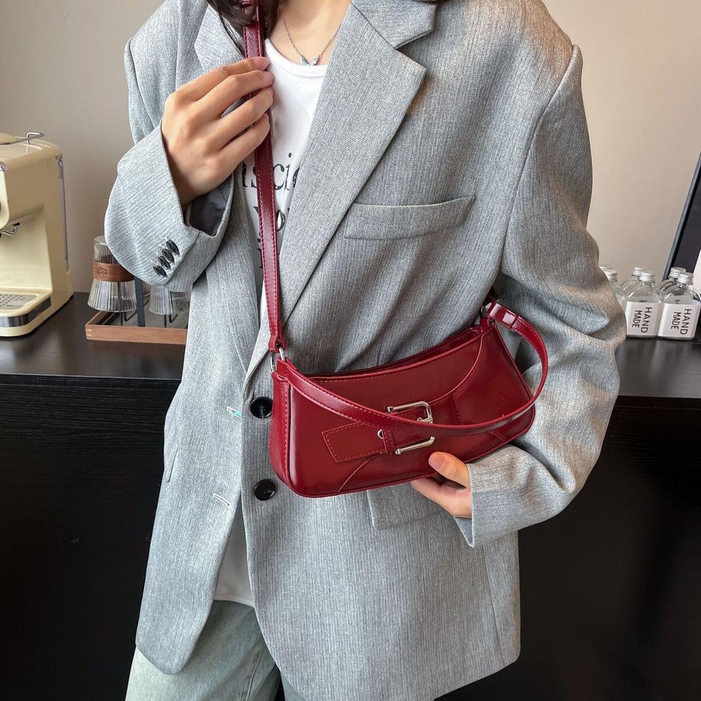 Premium Underarm Small Bag Women'S Spring Fashion Cool Crescent Bag Niche Design Messenger Bag