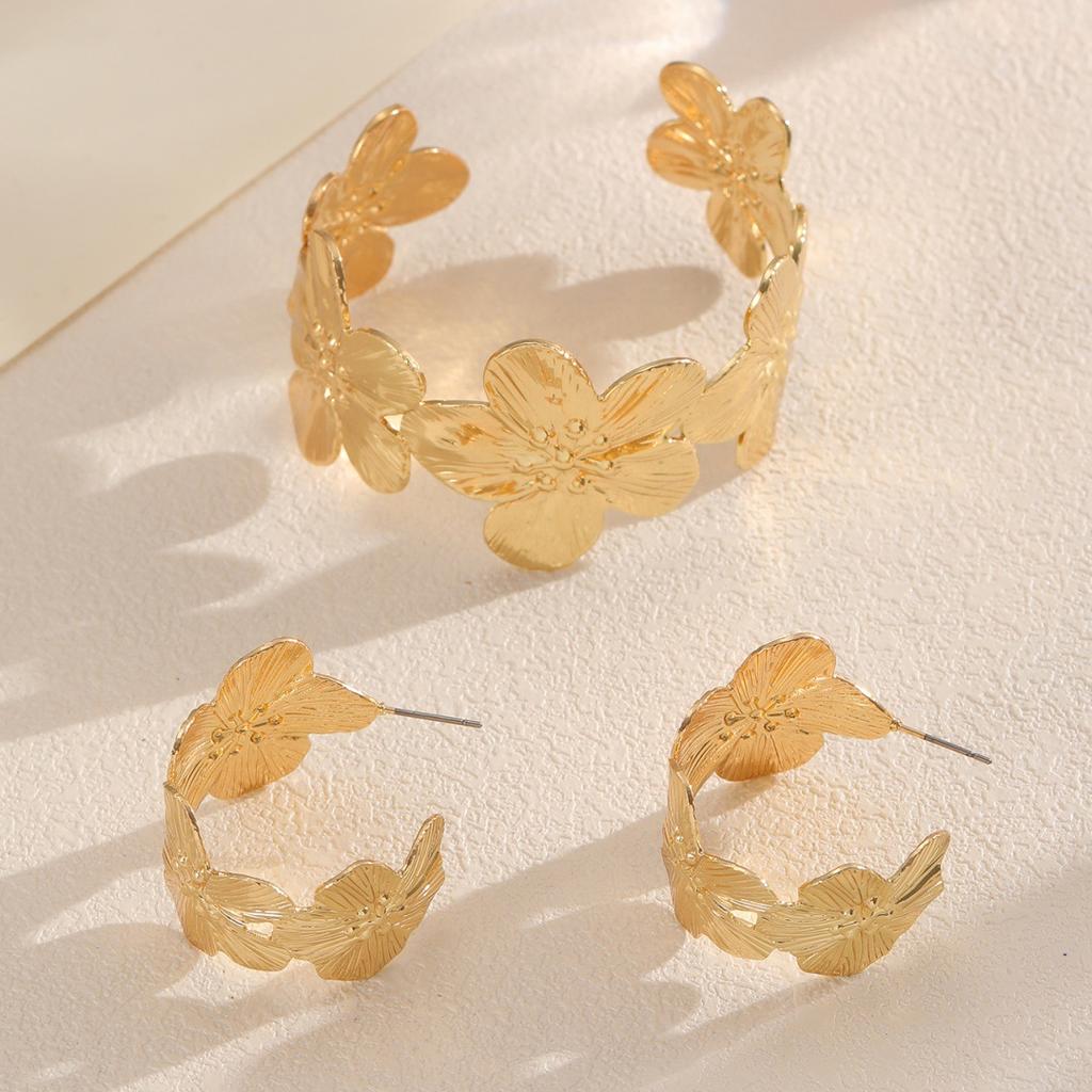 European and American niche personalized metal flower jewelry set ring bracelet bracelet fashion flower jewelry