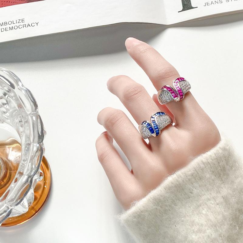 Осенне-зимние украшения Медное основание с золотым покрытием Имитация сокровища Кольцо Ретро стиль Кольцо с бриллиантом