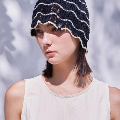 VARZAR Шапка бини VA Label с волнистой линией черная