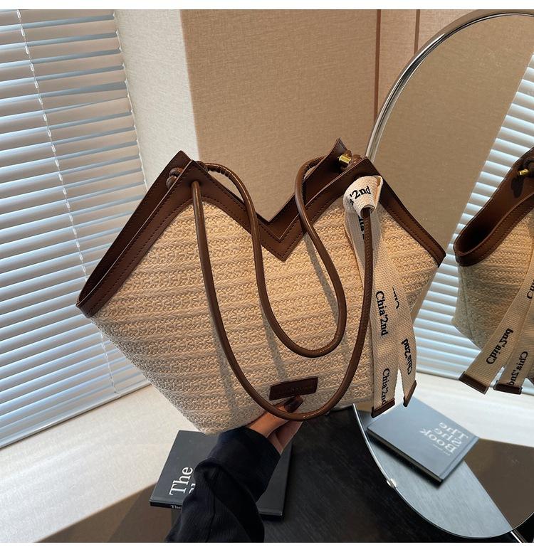 Вязаная соломенная сумка большой вместимости женская весна-лето 2025 новая нишевая на одно плечо для отпуска на море пляжная сумка-тоут