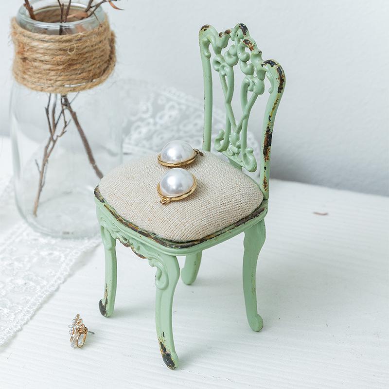 Mini Retro Jewelry Rack: Soft American-Style Vanity for Earrings and Nail Art