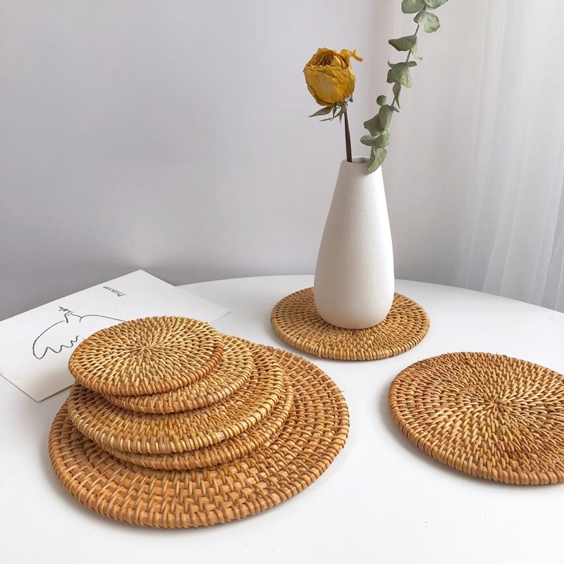 Rattan Table Mats Round Placemat for Home Office Coffee Cup Pad Handmade Woven Insulation Heat Coasters Dinner Table Decor