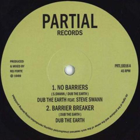 10-дюймовая пластинка DUB THE EARTH, STEVE SWANN / DUB TH - Без барьеров; Barrier Breaker / Trav PRTL10016 Частичный 2019 UK Регги, Ска и Даб