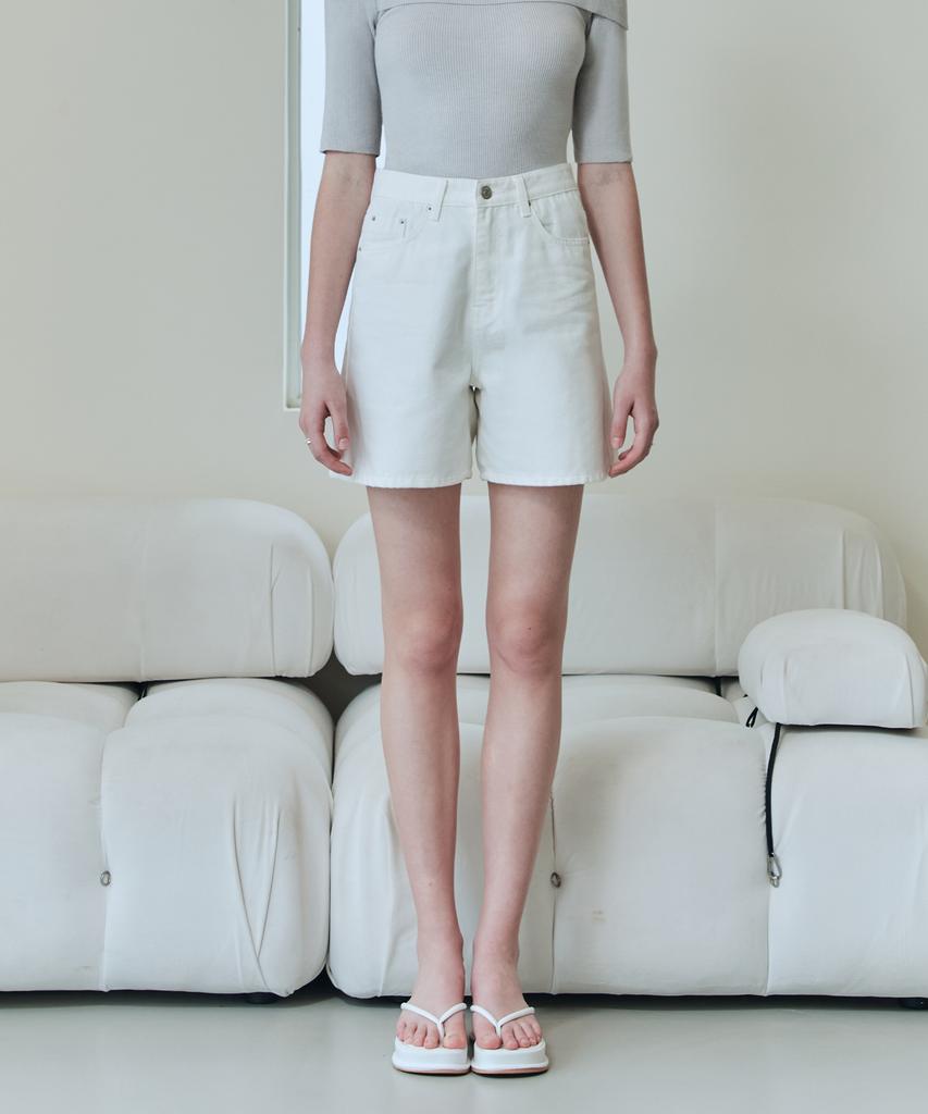 ZEROSTREET White Denim Shorts / White