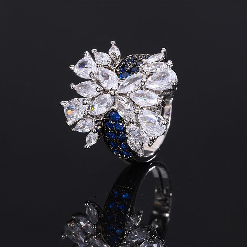 Модное кольцо, легкое роскошное кольцо из циркония, слегка инкрустированное бриллиантами красного корунда, зеленого нано-трехмерного цветного драгоценного кольца.