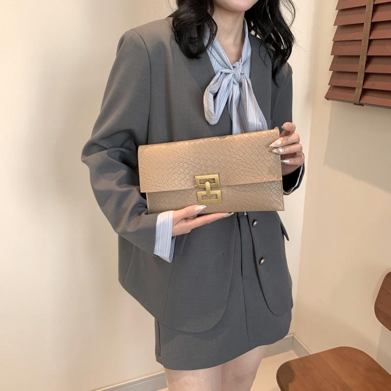 Простая ленивая модная женская сумка-клатч 2024 года, новый темпераментный плетеный узор, иностранная газовая сумка-конверт