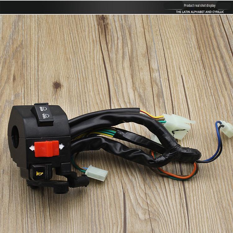 Блок переключателей руля мотоцикла для Dayang DY100: Управление указателями поворота, фарой и клаксоном.