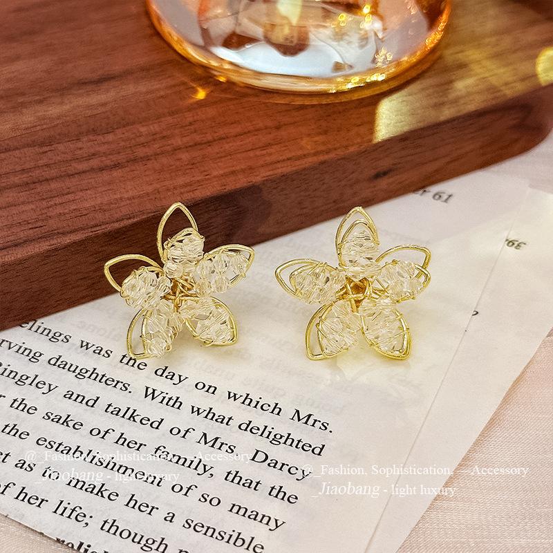 Light Luxury Exquisite Micro-inlaid Zircon Flower Earrings Elegant High-end Pearl Stud Earrings Niche Design Temperament Earrings