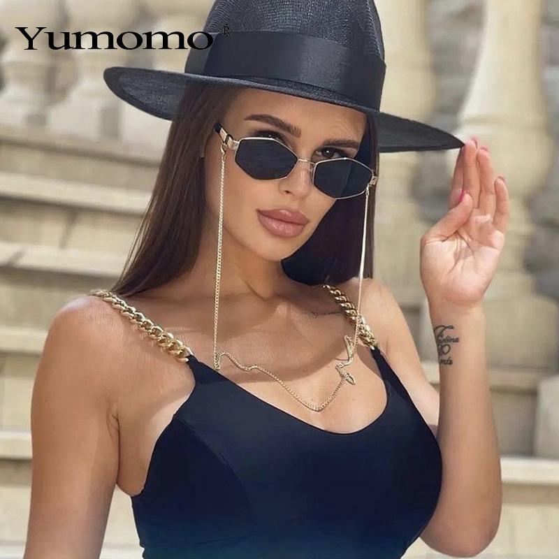 Retro diamond-patterned sunglasses, a new style for women, popular among European and American influencers, offering sun protection and perfect for
