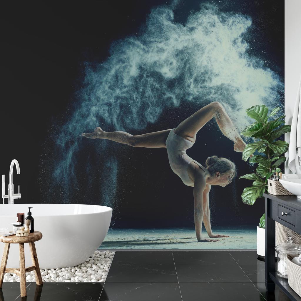 Фотообои Гимнастка во время выступления Флизелиновые 152.5x104