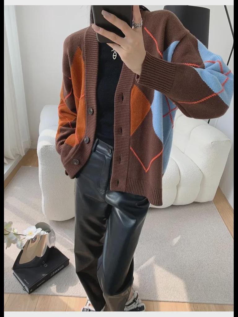 Hongshan Women's Brown V-Neck Diamond Pattern Wool Blend Cardigan Sweater