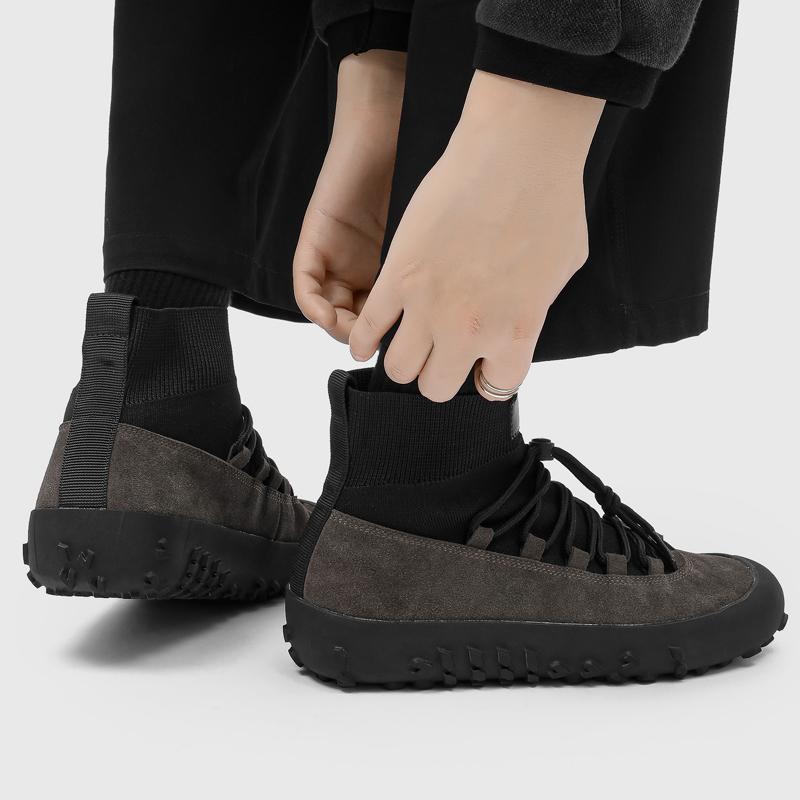 Men Slip On Outdoor Thick Sole Boots High Top Shoes Fashion Style Winter Walking and Commuting Casual Outdoor Travel Sizes 38-46