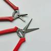 Прочные садовые секаторы Острые лезвия из нержавеющей стали Нескользящие красные ручки Подходят для всех садовых работ по обрезке и подрезке