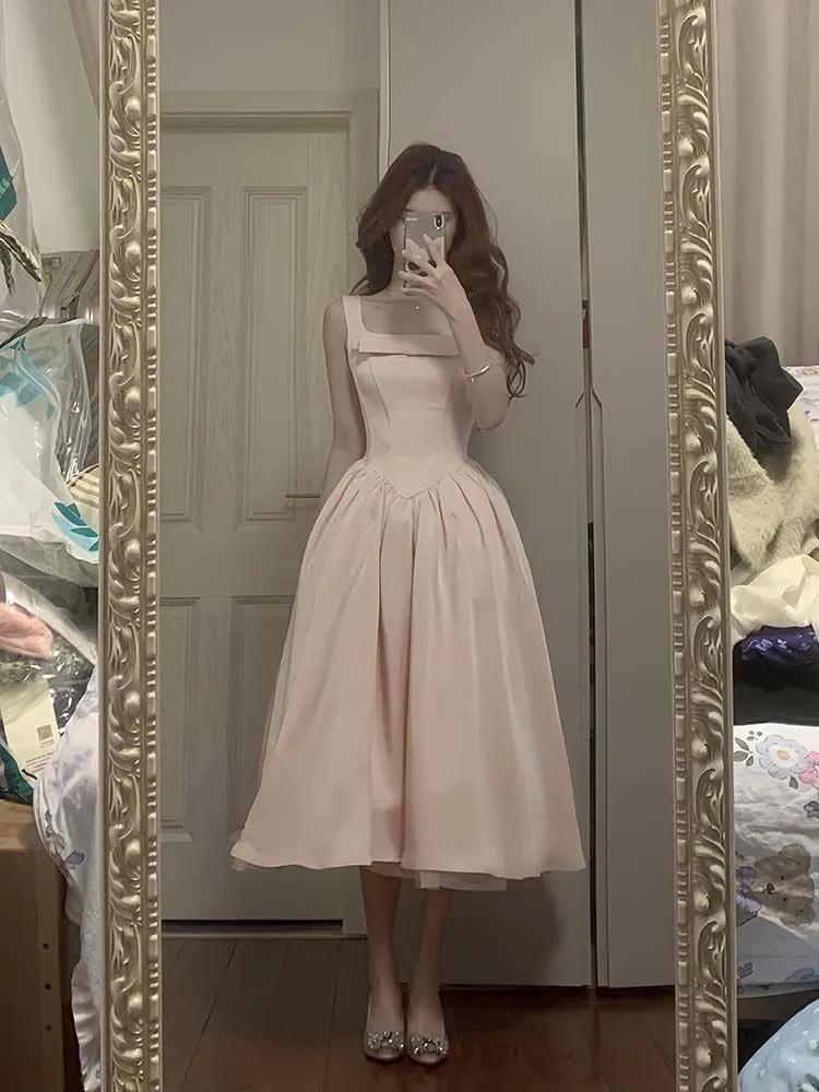 Французское розовое преппи вечернее платье А-силуэта с квадратным вырезом и завышенной талией