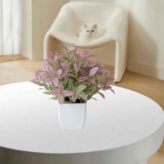 Привлекательные зеленые мини-орнаменты тонкой работы бонсай