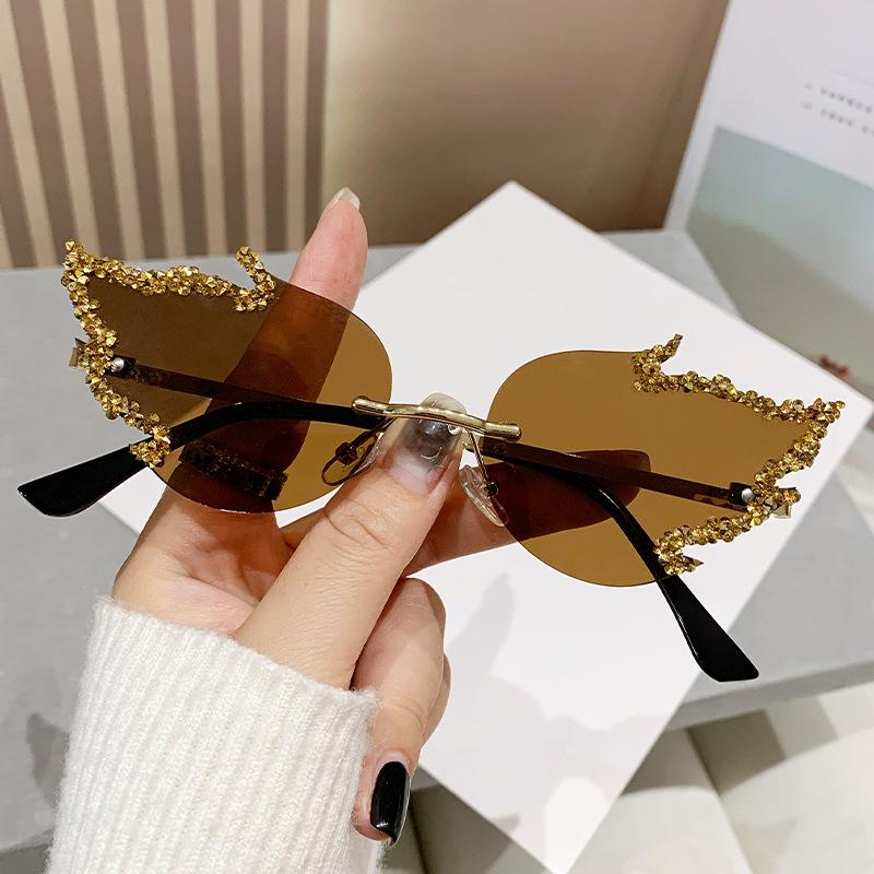New large flame frame diamond-encrusted sunglasses personalized luxury flash diamond festival advanced sense UV-proof street sunglasses